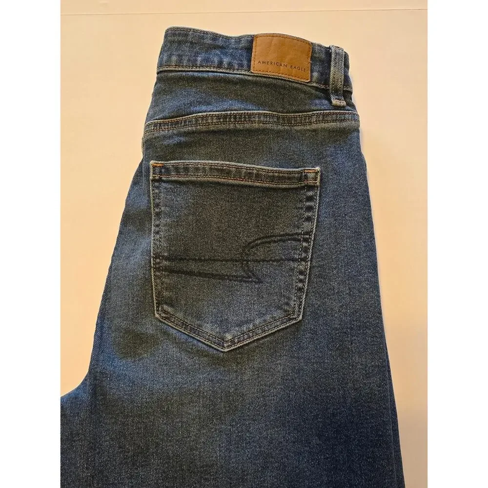 American Eagle Mom Jeans Womens Size 8 Regular Blue High Rise Medium Wash Casual